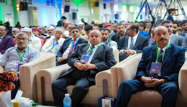 وزير سابق: حضرموت حسمت خيارها بدعم الدولة الاتحادية والفيدرالية أساسًا للشراكة الوطنية