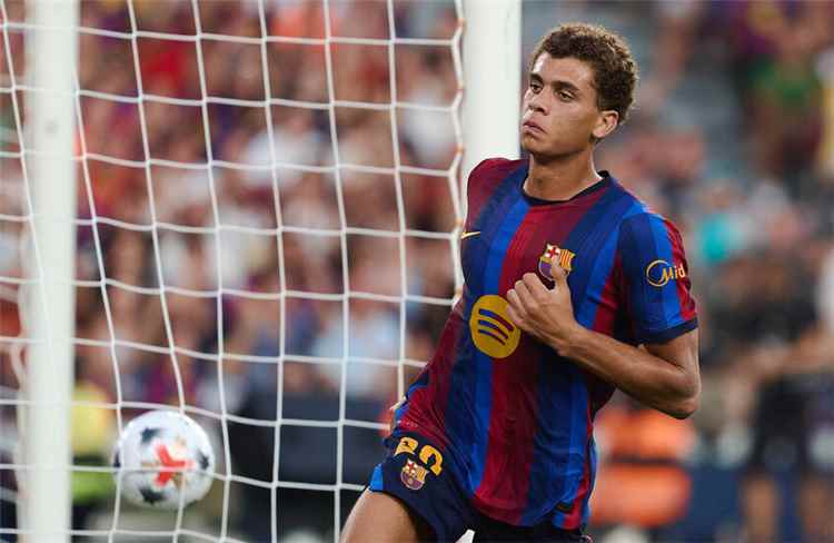 برشلونة يقطع الطريق على كبار أوروبا ويحصن حمزة عبدالكريم بشرط جزائي خيالي