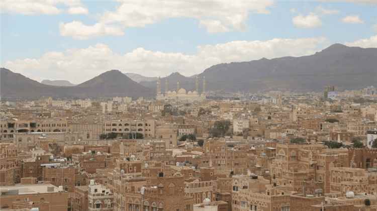 عاجل.. انفجار عنيف يهز صنعاء