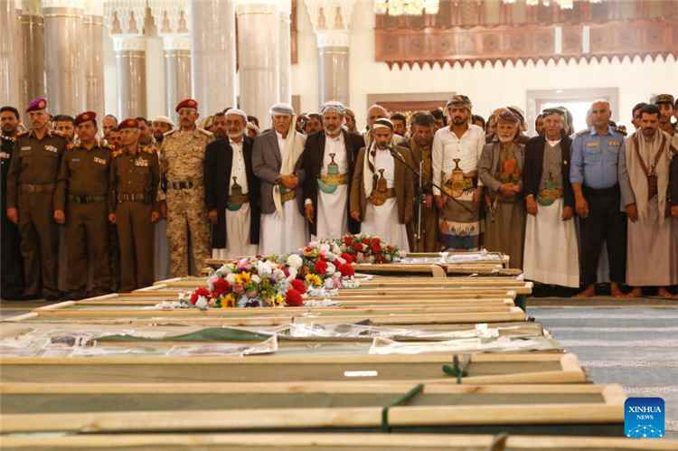 مصادر: خسائر الحوثيين في الجبهات تُربك مستشفيات صنعاء والجماعة تتجه لاستدراج طلاب الثانوية للتجنيد