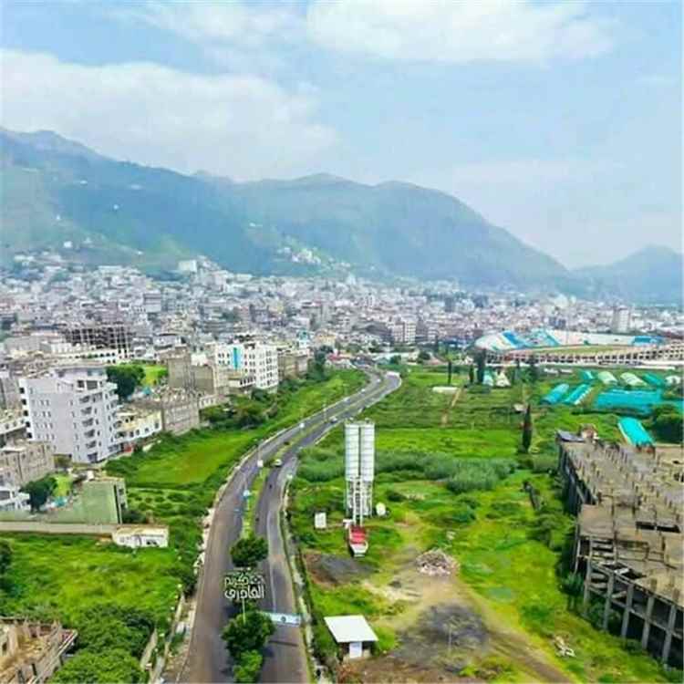 دمار واسع في إب.. صاروخ باليستي حوثي يسقط على منازل المواطنين بعد إفشال إطلاقه