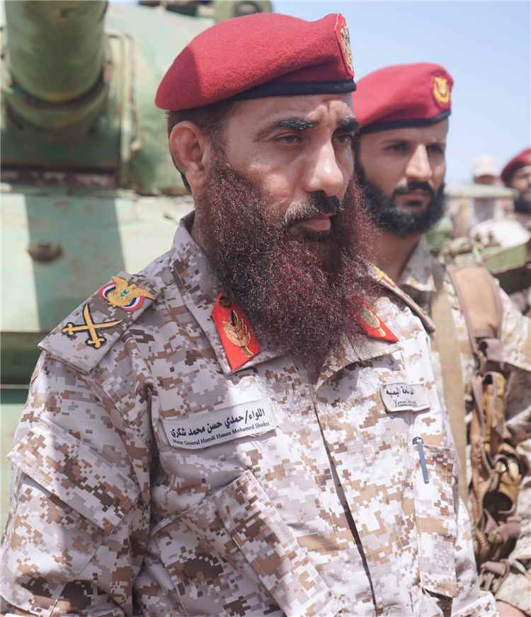 أكثر من عقد من المقاومة والنضال والخبرة العسكرية والقيادة الحكيمة.. كيف أصبح اللواء حمدي شكري رجل الحل والعقد في أصعب المنعطفات