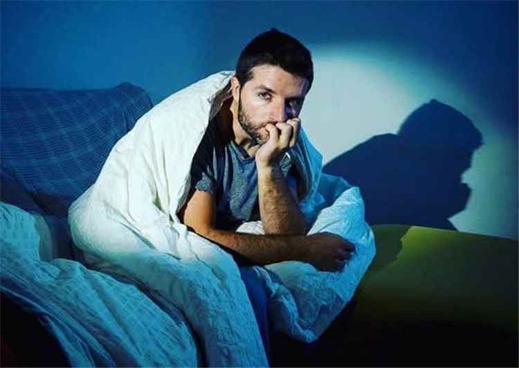 أطعمة قد تغذي الأرق والأحلام المزعجة