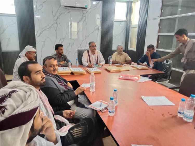 فتح مظاريف عطاءات لمشاريع خدمية جديدة في مديرية عتق
