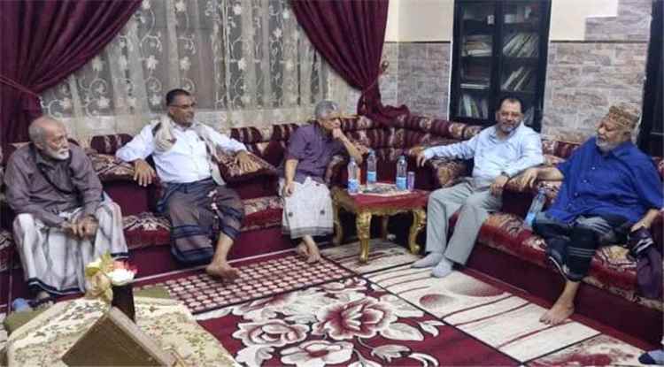 إدارة التلال تزور الهامة جميل ثابت للاطمئنان على صحته وتؤكد الوفاء لجهوده