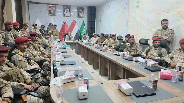 زيارة ميدانية لعضو مجلس القيادة الرئاسي إلى مواقع عسكرية في باقم بصعدة