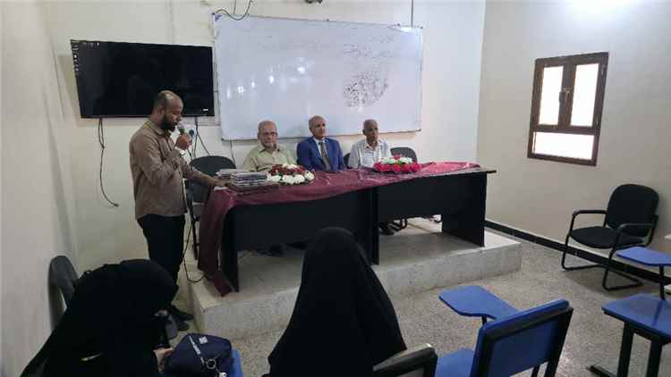 جامعة ابين تحتفي بتفوق طلاب كلية اللغات والترجمة في الفصل الدراسي الثاني