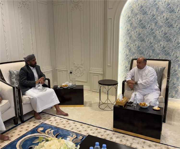الخنبشي يبحث مع بن حبريش في الرياض مستجدات حضرموت وتوحيد مواقف مكوناتها