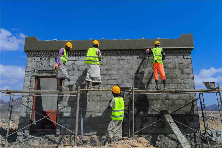 مركز الملك سلمان للإغاثة يقترب من استكمال 114 مسكنًا للأسر الأشد احتياجًا والمتضررة من السيول بحضرموت