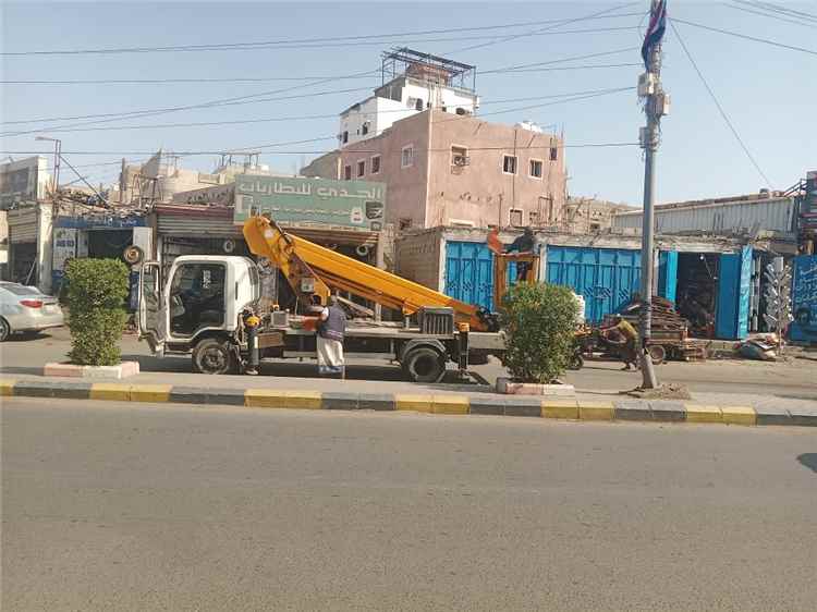 بتوجيهات اليزيدي.. المنصورة تعيد تأهيل 40 عمود إنارة مزدوج من تقاطع القاهرة حتى شارع التسعين
