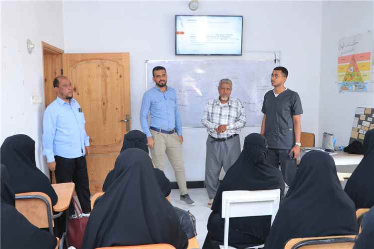 مدير مكتب الصحة بالشحر يبحث تعزيز الشراكة مع المعهد العالي للعلوم الصحية بالتزامن مع تدشين العام الدراسي الجديد