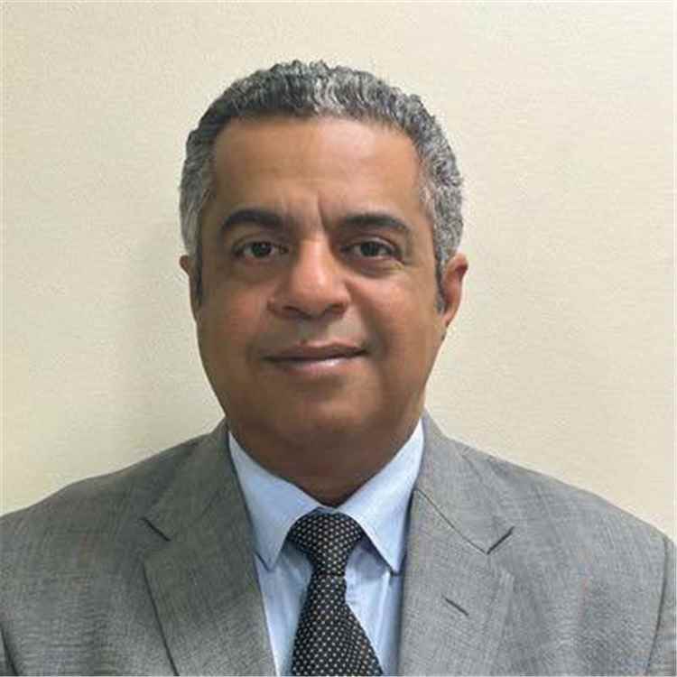 كاتب بحريني: الحوثي يضع نفسه على قائمة أهداف كبرى بإغلاق باب المندب خدمةً لإيران