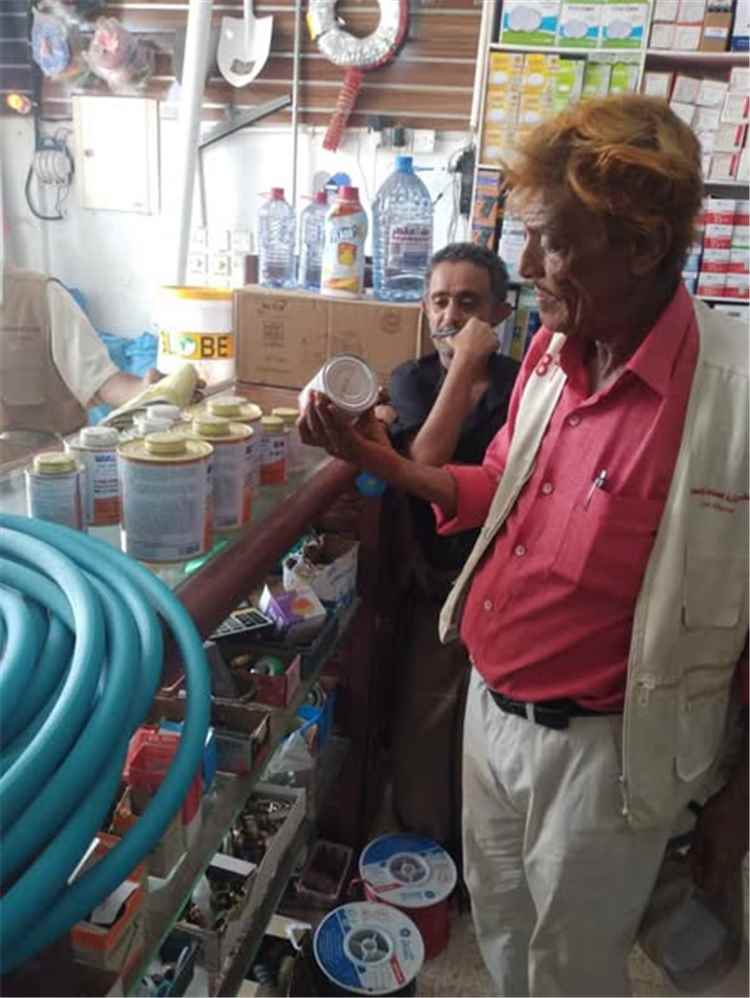 صناعة خورمكسر" يُسجّل انضباطاً تجارياً كلياً خلال جولات رقابية شملت 3 أحياء بالمديرية