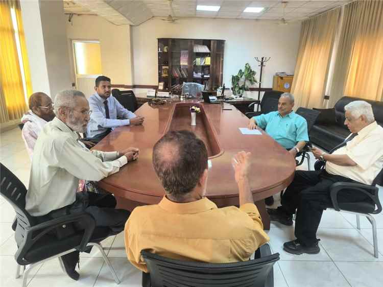 رئاسة جامعة لحج ومكتب الصحة بالمحافظة يناقشان اعتماد مستشفى ابن خلدون كمستشفى تعليمي وترتيبات افتتاح كلية الطب