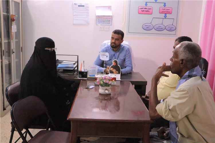 مدير مكتب الصحة بالشحر يتفقد مركز بن جوبان الصحي ويطلع على مستوى الخدمات والاحتياجات