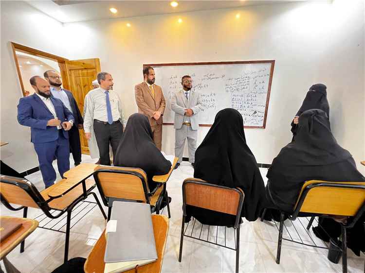 وكيل حضرموت لشؤون التنمية يدشن العام الجامعي بجامعة القرآن الكريم والعلوم الإسلامية بالمكلا