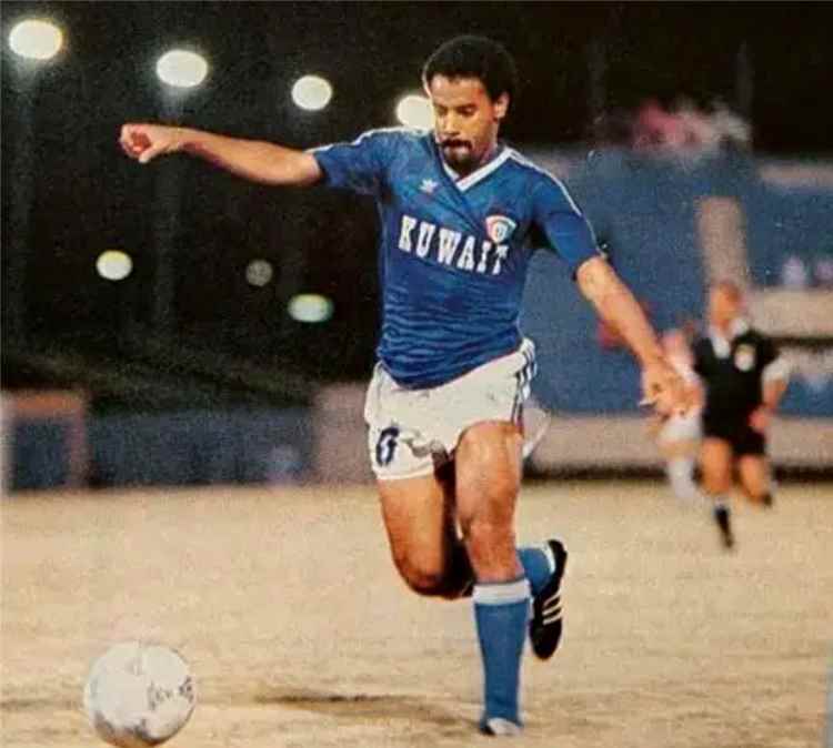 نجم من نجوم العصر الذهبي الكويتي وبطولات الخليج ... الكابتن مؤيد الحداد