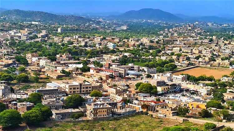 أبناء الأزارق يطالبون بسرعة ضبط المتهمين في واقعة الضالع ويلوحون بالتصعيد السلمي