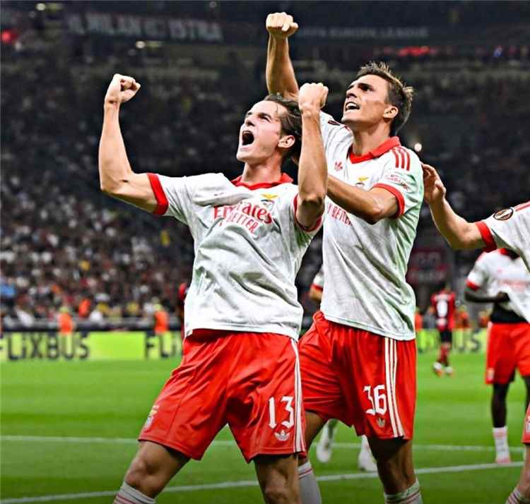 «الدوري الأوروبي» بنفيكا يهزم ميلان في سانسيرو... وسندرلاند يحتفل بأمسية تاريخية