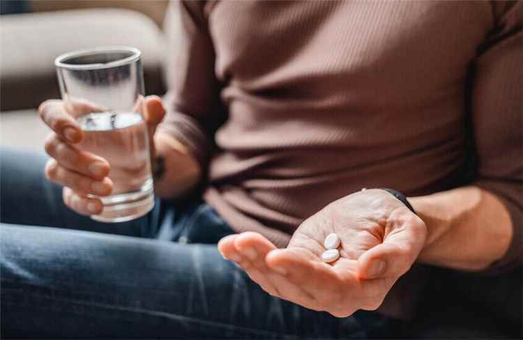 دراسة: مكمل غذائي يسرق سنة من عمر الرجال
