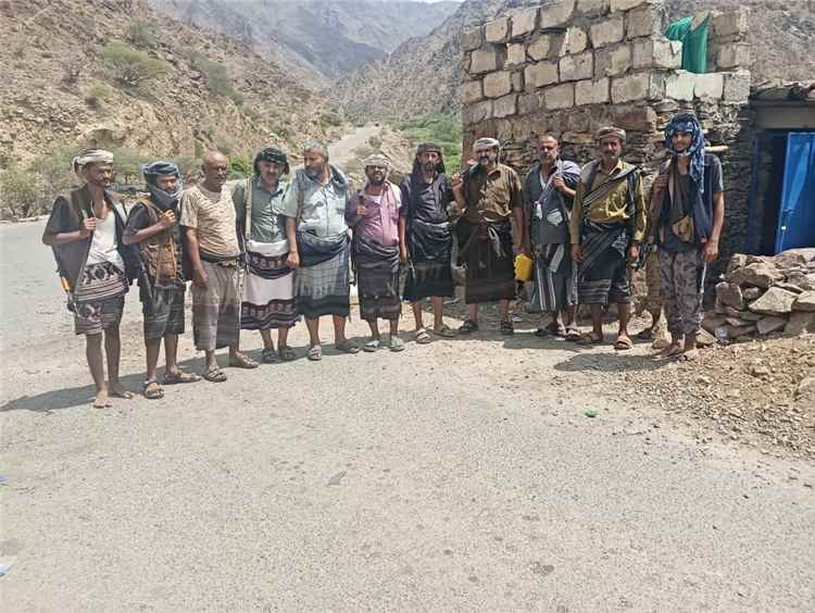 مدير عام مديرية مكيراس يزور جبهة القتال بمنطقة الحلحل