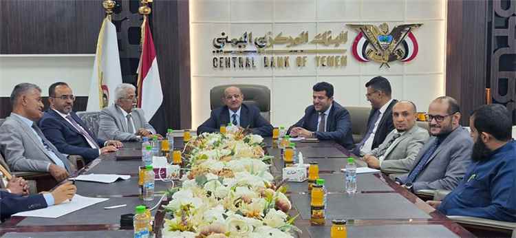 البنك المركزي يناقش التحديات التي تواجه القطاع المصرفي وسبل تعزيز قدراته