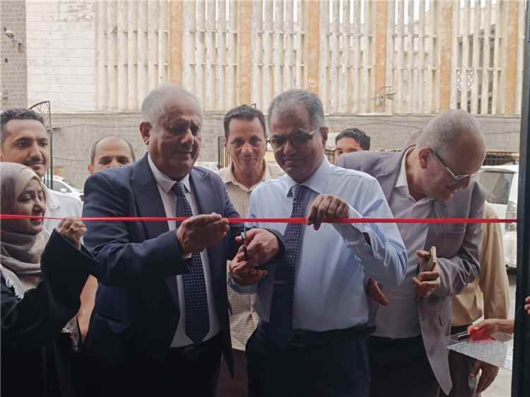 شايع والقلعة يفتتحان المجمع الصحي بمديرية المعلا بعد استكمال أعمال الترميم والتأهيل