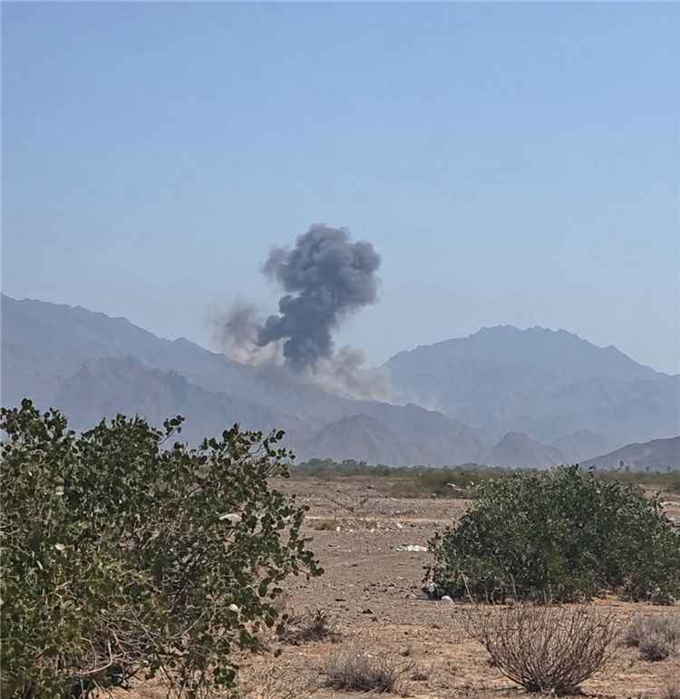 العميد أمين الأكحلي يطالب الرئيس العليمي والتحالف العربي بإسناد جبهات تعز بالأسلحة الثقيلة: «المقاتلون يواجهون الح~وثيين بالسلاح الشخصي»