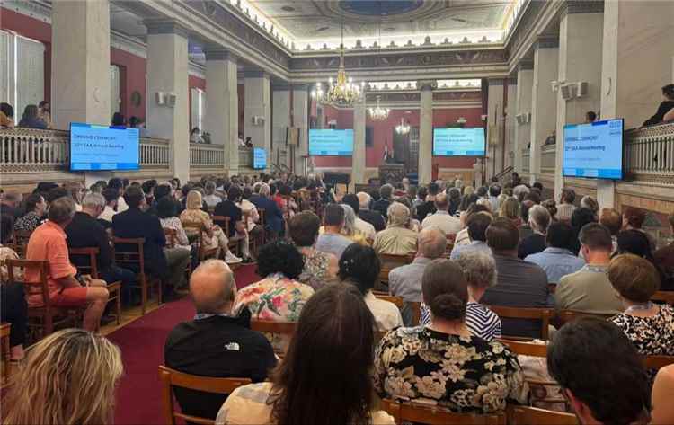باحثتا آثار من جامعة عدن تستعرضان تراث عدن في مؤتمر EAA 2026 بأثينا