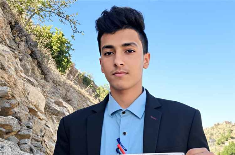 طالب من ثانوية سرار يحصد المركز الأول في امتحانات قبول كلية يافع الجامعية تخصص علوم اداريه ومصرفية