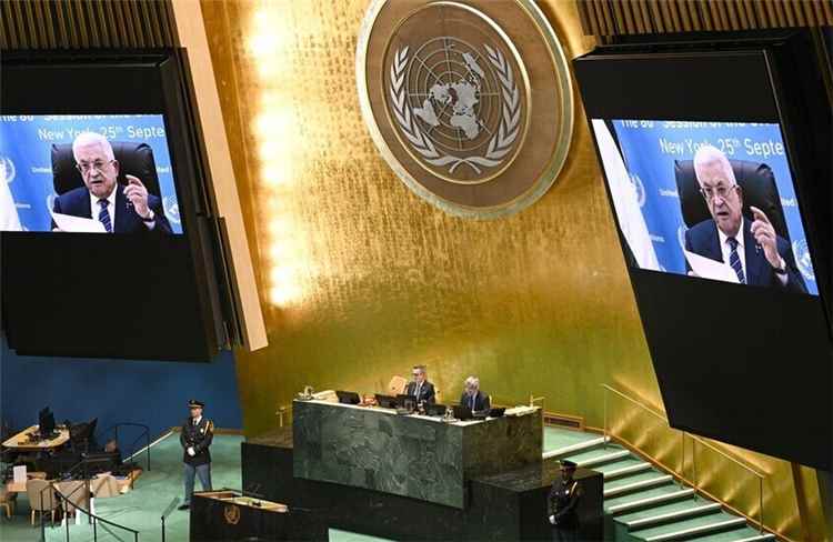 أمين عام الأمم المتحدة يحث أمريكا على التراجع عن رفض منح الرئيس الفلسطيني تأشيرة دخول