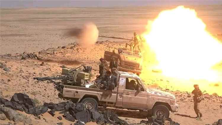 القوات المسلحة تعلن مصرع 12 حوثيا وإصابة آخرين خلال إحباط محاولة تسلل في مأرب