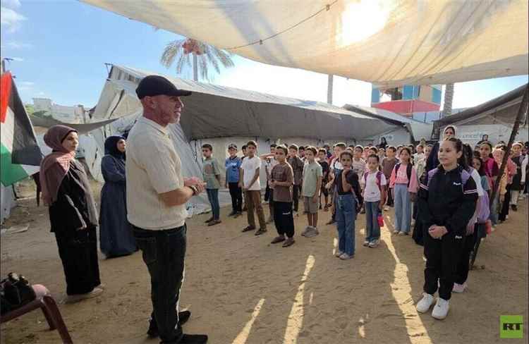 غزة تستهل عاماً دراسياً جديداً بين الخيام والدمار
