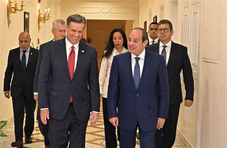 بعد تطورات باب المندب.. تحركات مصرية لاحتواء مخاطر الملاحة والطاقة وتنسيق مع واشنطن