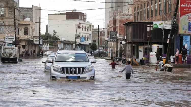 الأرصاد يحذر من أمطار رعدية وحبات برد في عدة محافظات يمنية