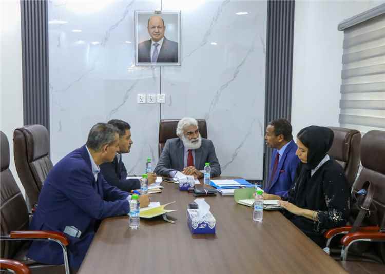 وزير التخطيط يبحث مع ممثلين أممين تعزيز التنسيق والاستجابة الانسانية للنازحين