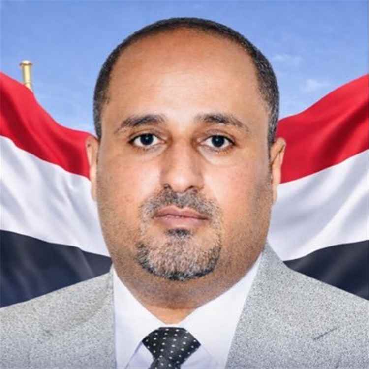 وكيل وزارة الإعلام يهاجم قيادي حوثي: كيف تجمعون بين ثورة 26 سبتمبر و«21 سبتمبر» رغم التناقض بينهما؟