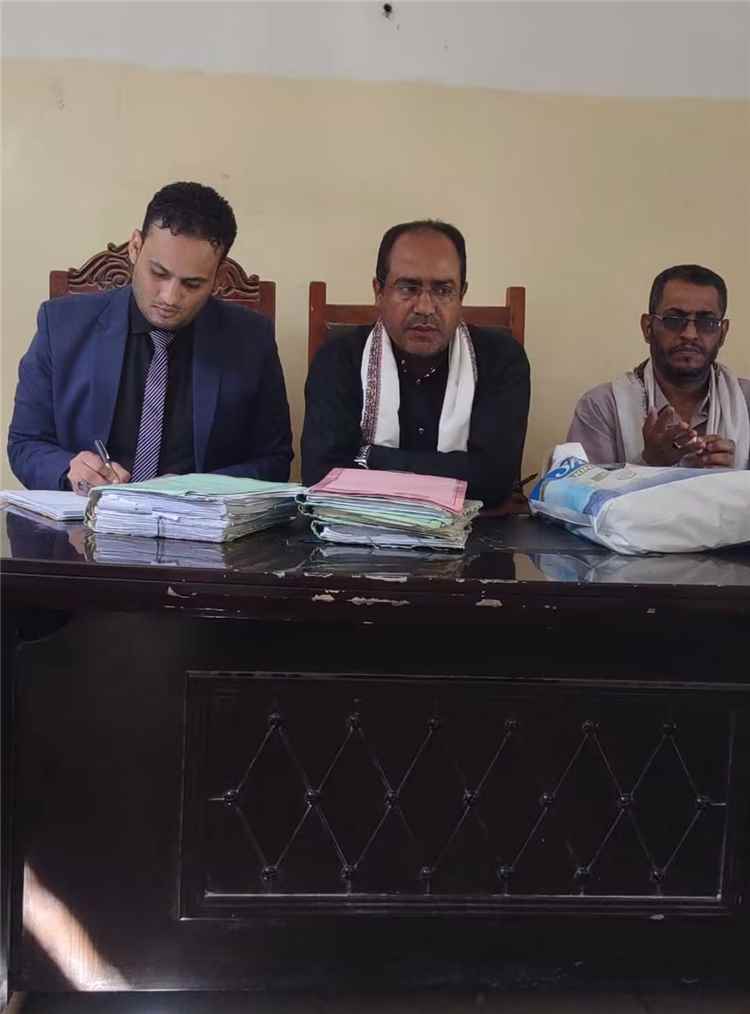محكمة غرب تعز الابتدائية تقضي بالإعدام والحبس في قضية قتل عمد