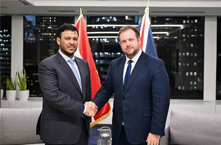 عضو مجلس القيادة عبدالله العليمي يبحث مع وزير الدولة البريطاني تطورات الأوضاع في اليمن والتهديدات الحوثية