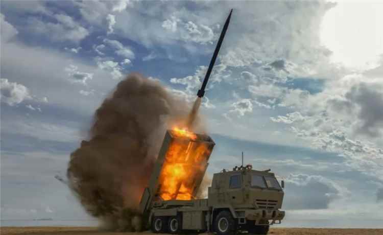 كوريا الشمالية تعلن " أبدية "  ترسانتها النووية وتدشن إعلانها بتجربة صاروخية جديدة