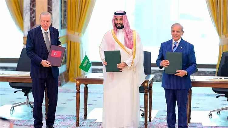 اجتماع عسكري عاجل بين السعودية وتركيا وباكستان لبحث مساندة المملكة