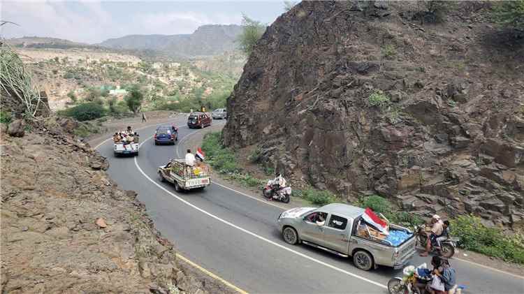 المعافر .. تسيير قافلة "الوفاء 2" لدعم القوات المسلحة في جبهة الكدحة