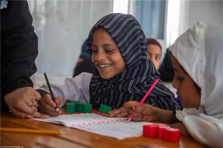 مؤسسة "ألف" تحذر من كارثة تعليمية في تعز: أكثر من 7,900 طفل نازح خارج المدارس وفجوة استجابة طارئة بنسبة 100%
