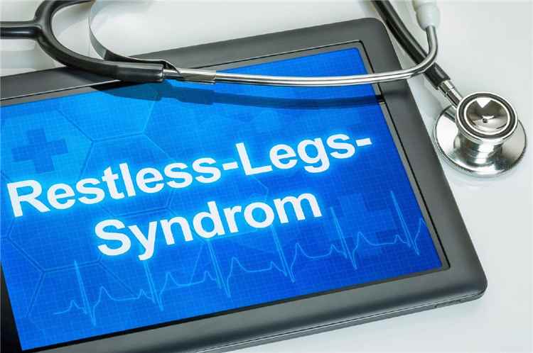 تجاهل تململ الساقين يؤدي إلى الأرق المزمن وأمراض القلب