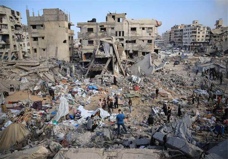 4 شهداء في غزة بقصف إسرائيلي وانتشال رفات 28 شخصا من منزل في حي الدرج