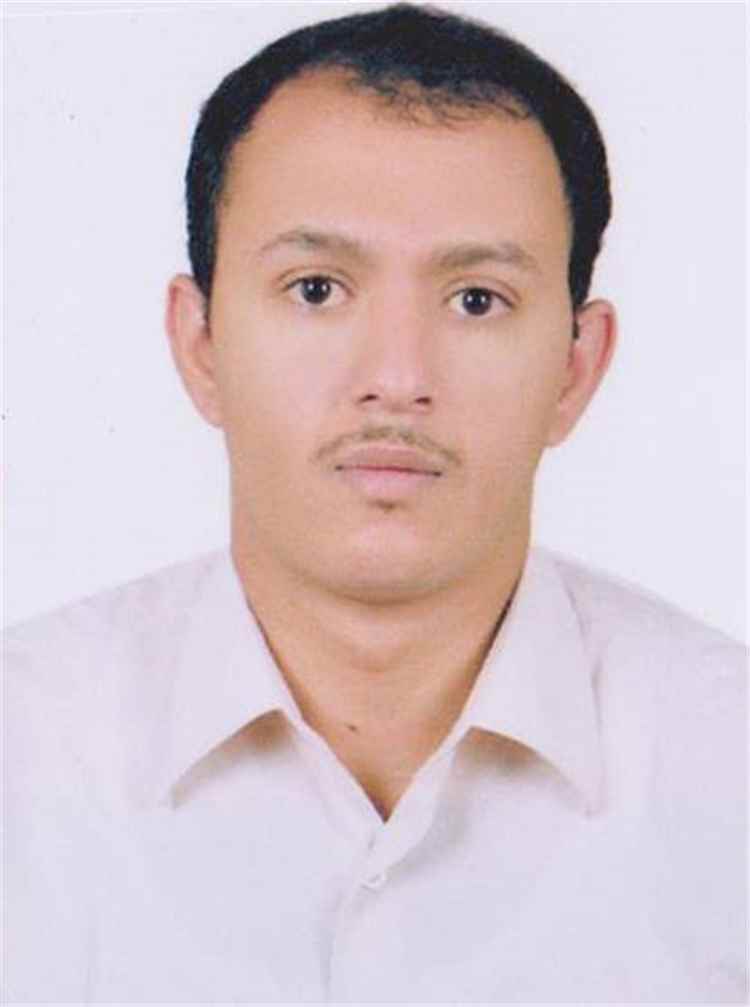 رياض الأحمدي يهاجم صمت الشرعية: لماذا أصبح طارق صالح هدفًا للتحريض بدل مواجهة الحقائق؟