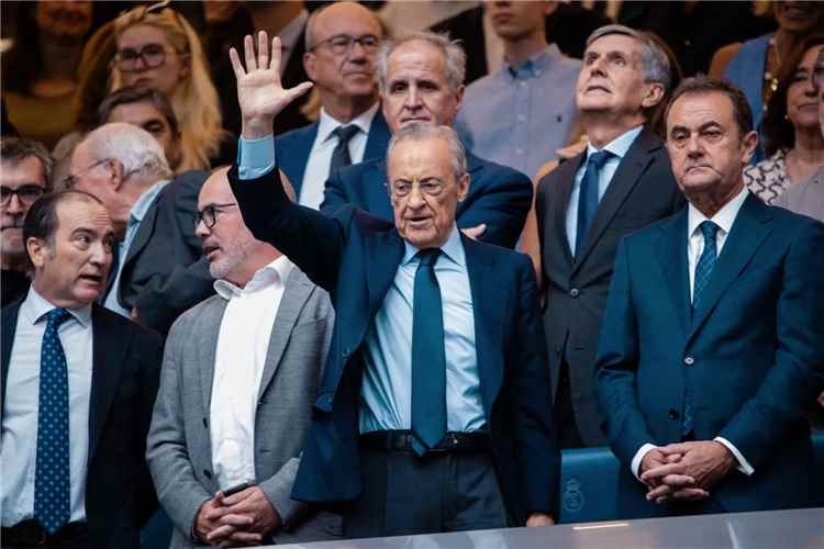ريال مدريد وبرشلونة يتوصلان إلى تسوية في قضية تشهير