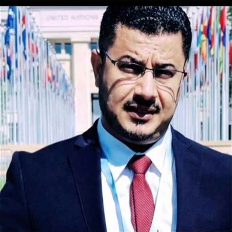 بن لغبر يتوقع تحالفًا دوليًا جديدًا للحرب في اليمن ويحذر من عملية عسكرية واسعة
