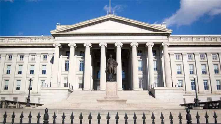 واشنطن تفرض عقوبات على 10 أفراد وكيانات بتهمة إمداد وزارة الدفاع الإيرانية بالأسلحة