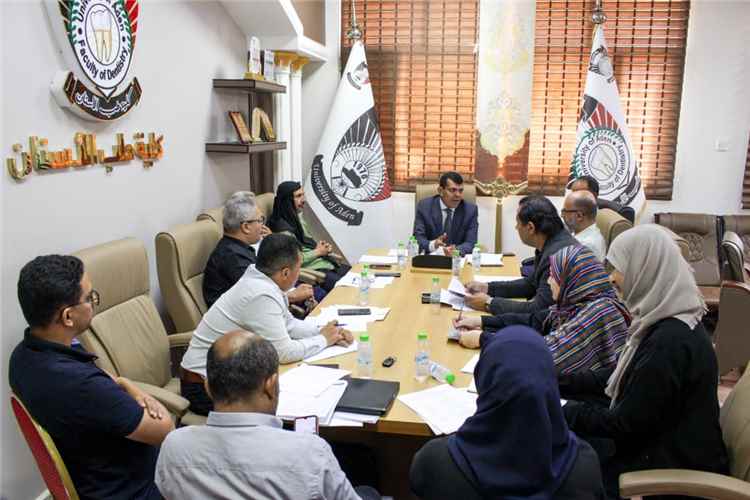 مجلس طب الأسنان بجامعة عدن يناقش تطوير العملية التعليمية